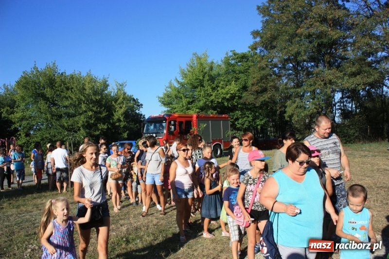 Zdjęcie w galerii na portalu naszraciborz.pl: Pippi ściągnęła tłumy do namiotu cyrkowego w Krzanowicach wiadomości z regionu