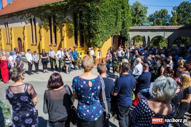 Zdjęcie w galerii na portalu naszraciborz.pl: Na cmentarzu Jeruzalem pożegnano śp. Alfreda Chrobaka, seniora raciborskich piekarzy wiadomości z regionu