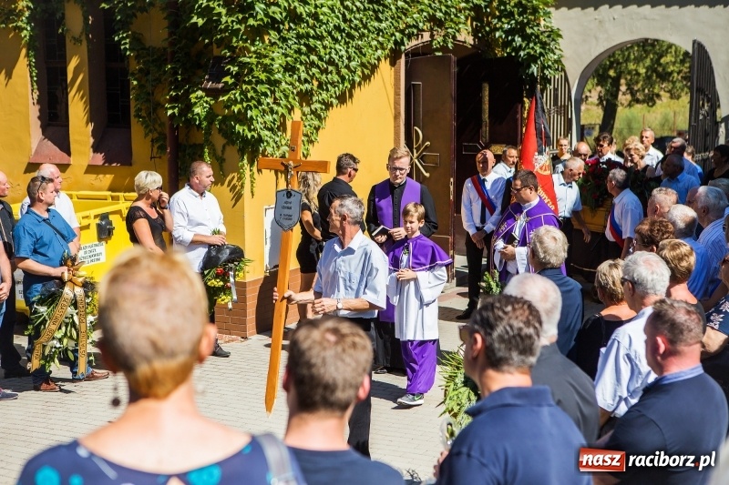 Zdjęcie w galerii na portalu naszraciborz.pl: Na cmentarzu Jeruzalem pożegnano śp. Alfreda Chrobaka, seniora raciborskich piekarzy wiadomości z regionu