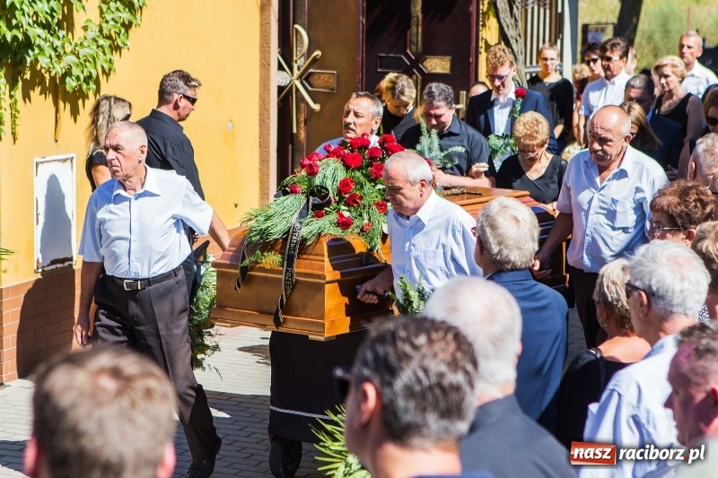 Zdjęcie w galerii na portalu naszraciborz.pl: Na cmentarzu Jeruzalem pożegnano śp. Alfreda Chrobaka, seniora raciborskich piekarzy wiadomości z regionu