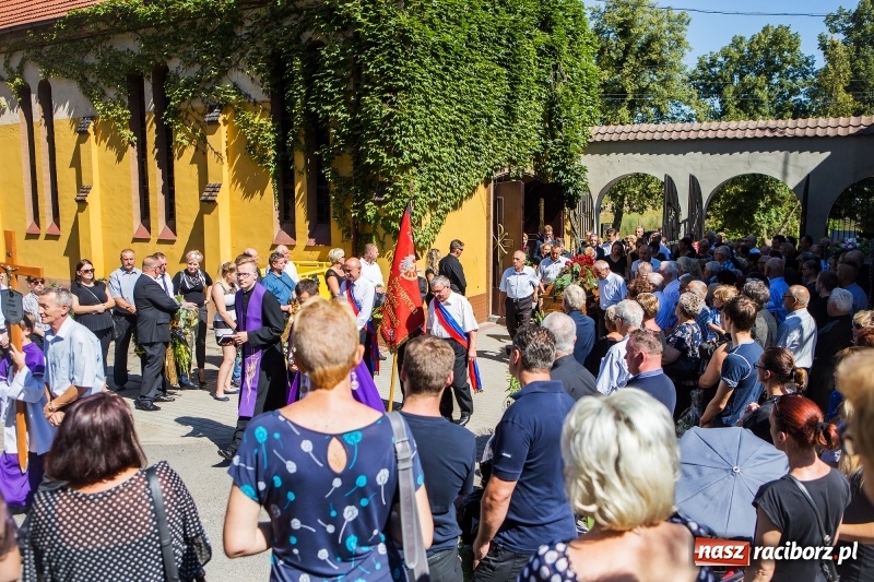 Zdjęcie w galerii na portalu naszraciborz.pl: Na cmentarzu Jeruzalem pożegnano śp. Alfreda Chrobaka, seniora raciborskich piekarzy wiadomości z regionu