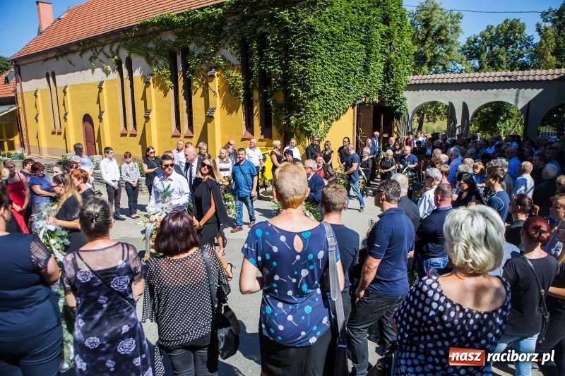 Zdjęcie w galerii na portalu naszraciborz.pl: Na cmentarzu Jeruzalem pożegnano śp. Alfreda Chrobaka, seniora raciborskich piekarzy wiadomości z regionu