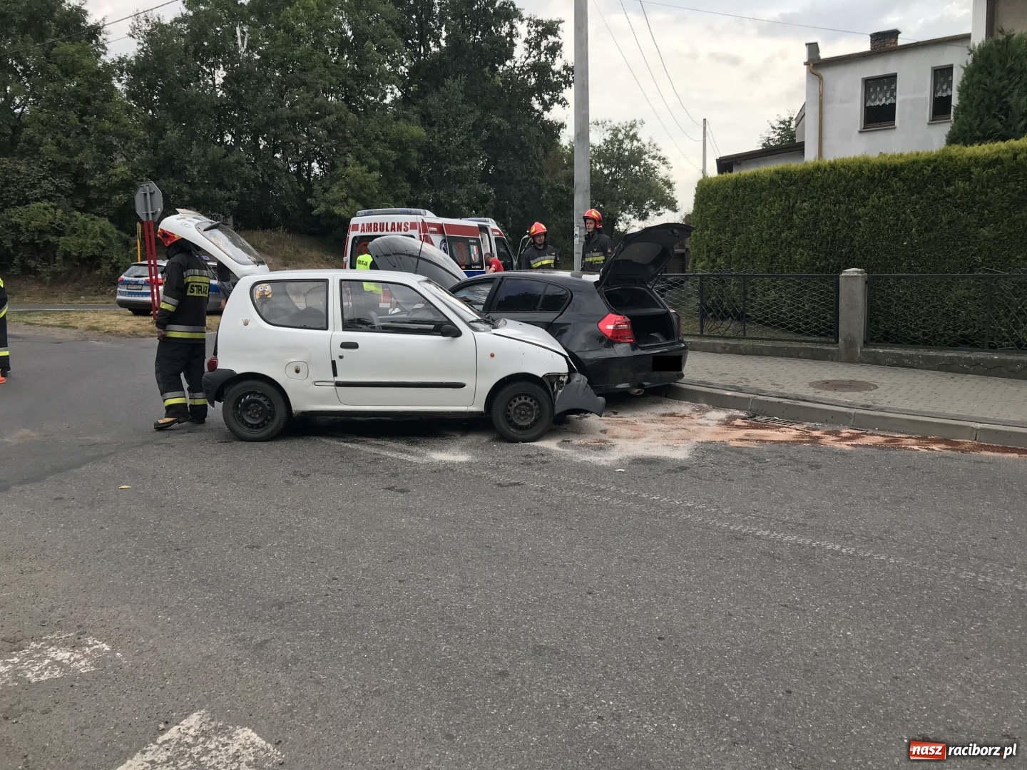 Zdjęcie w galerii na portalu naszraciborz.pl: Kolejne zderzenie w Pawłowie. Ludzie mówią, że będą kolejne!  wiadomości z regionu
