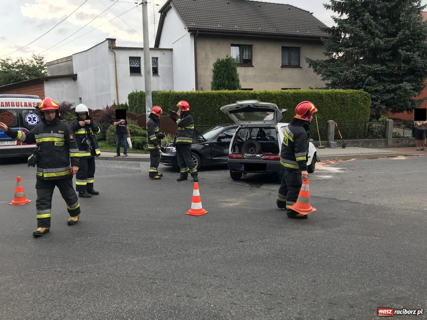 Zdjęcie w galerii na portalu naszraciborz.pl: Kolejne zderzenie w Pawłowie. Ludzie mówią, że będą kolejne!  wiadomości z regionu