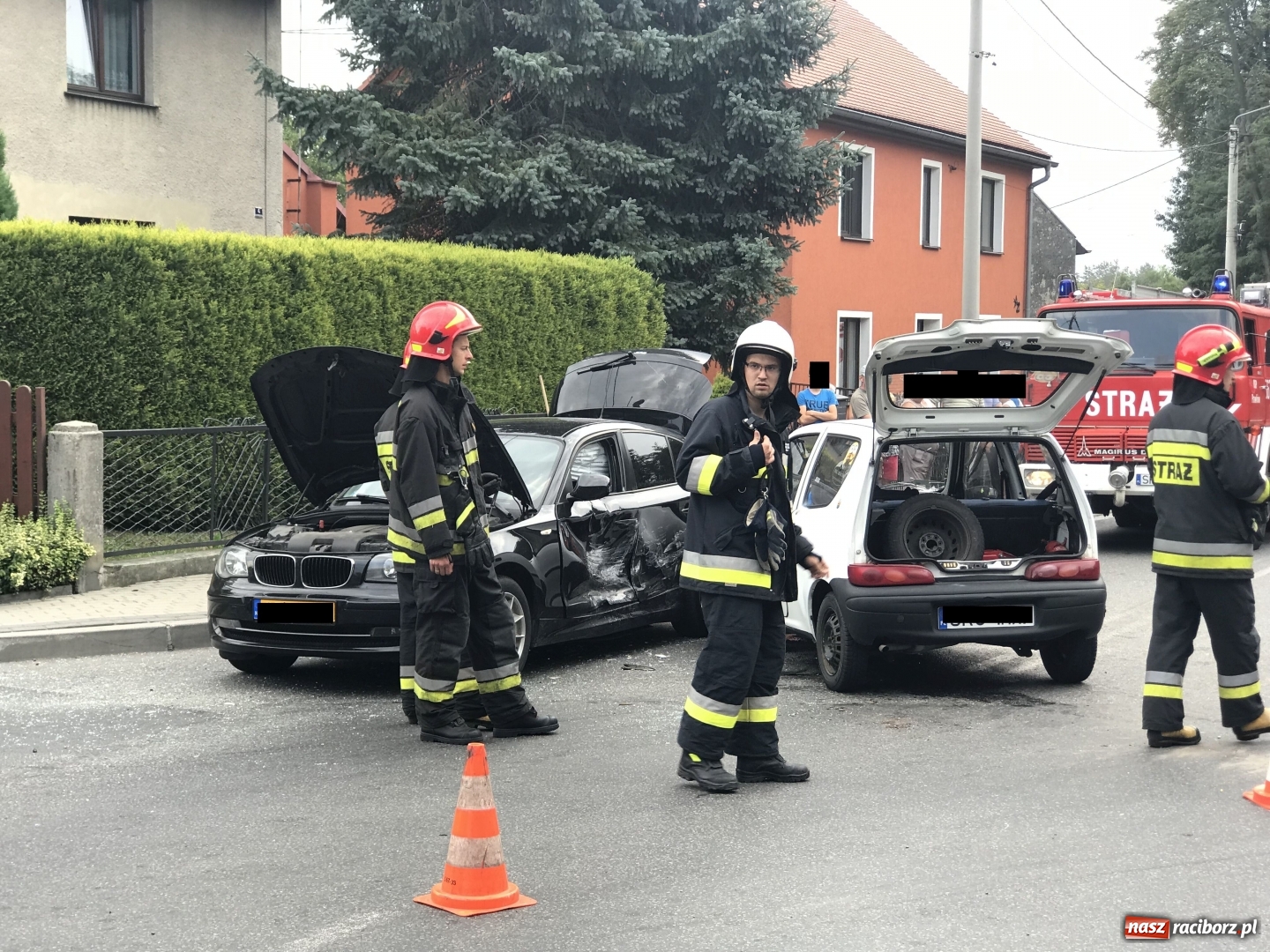 Zdjęcie w galerii na portalu naszraciborz.pl: Kolejne zderzenie w Pawłowie. Ludzie mówią, że będą kolejne!  wiadomości z regionu