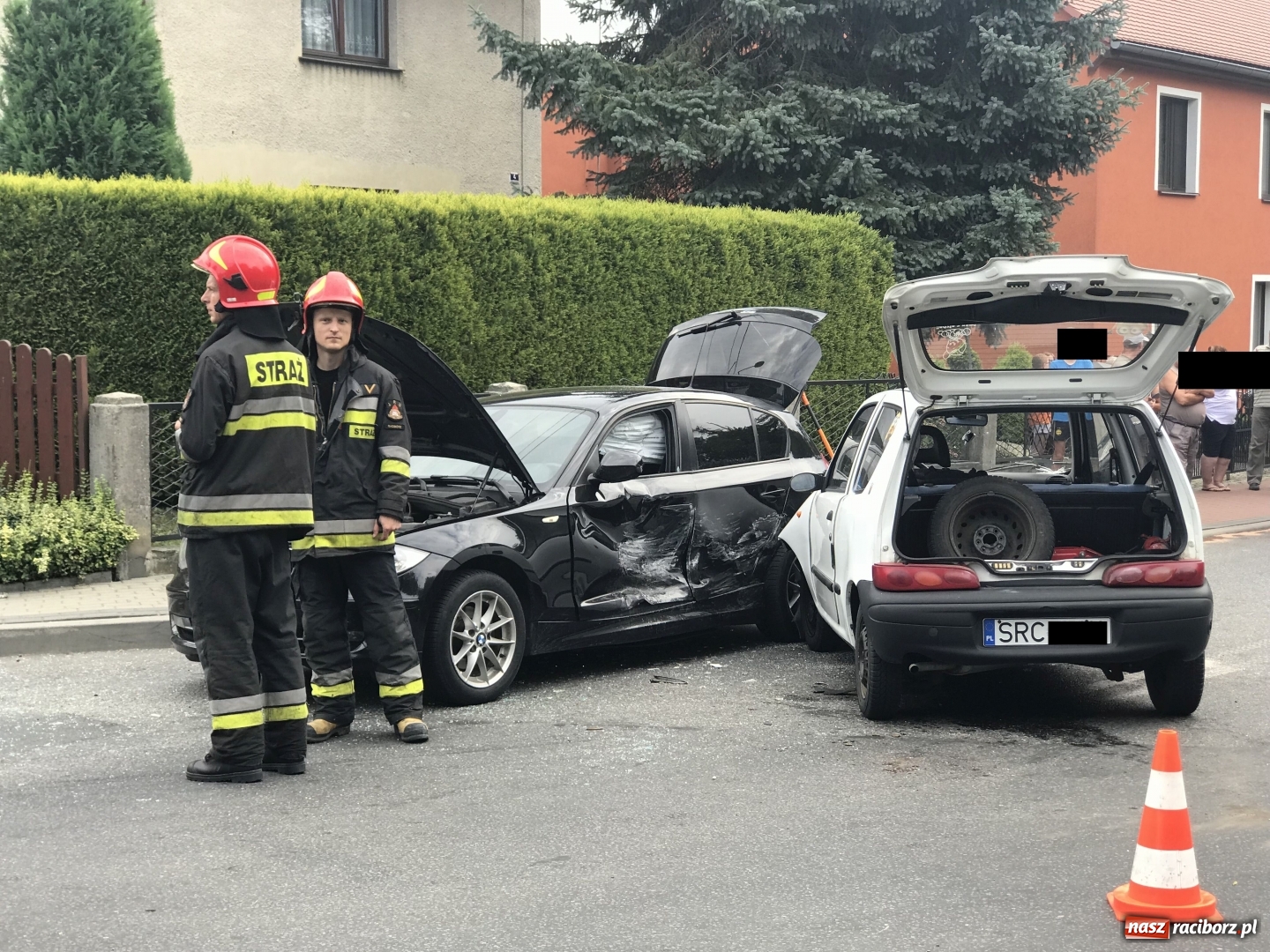 Zdjęcie w galerii na portalu naszraciborz.pl: Kolejne zderzenie w Pawłowie. Ludzie mówią, że będą kolejne!  wiadomości z regionu
