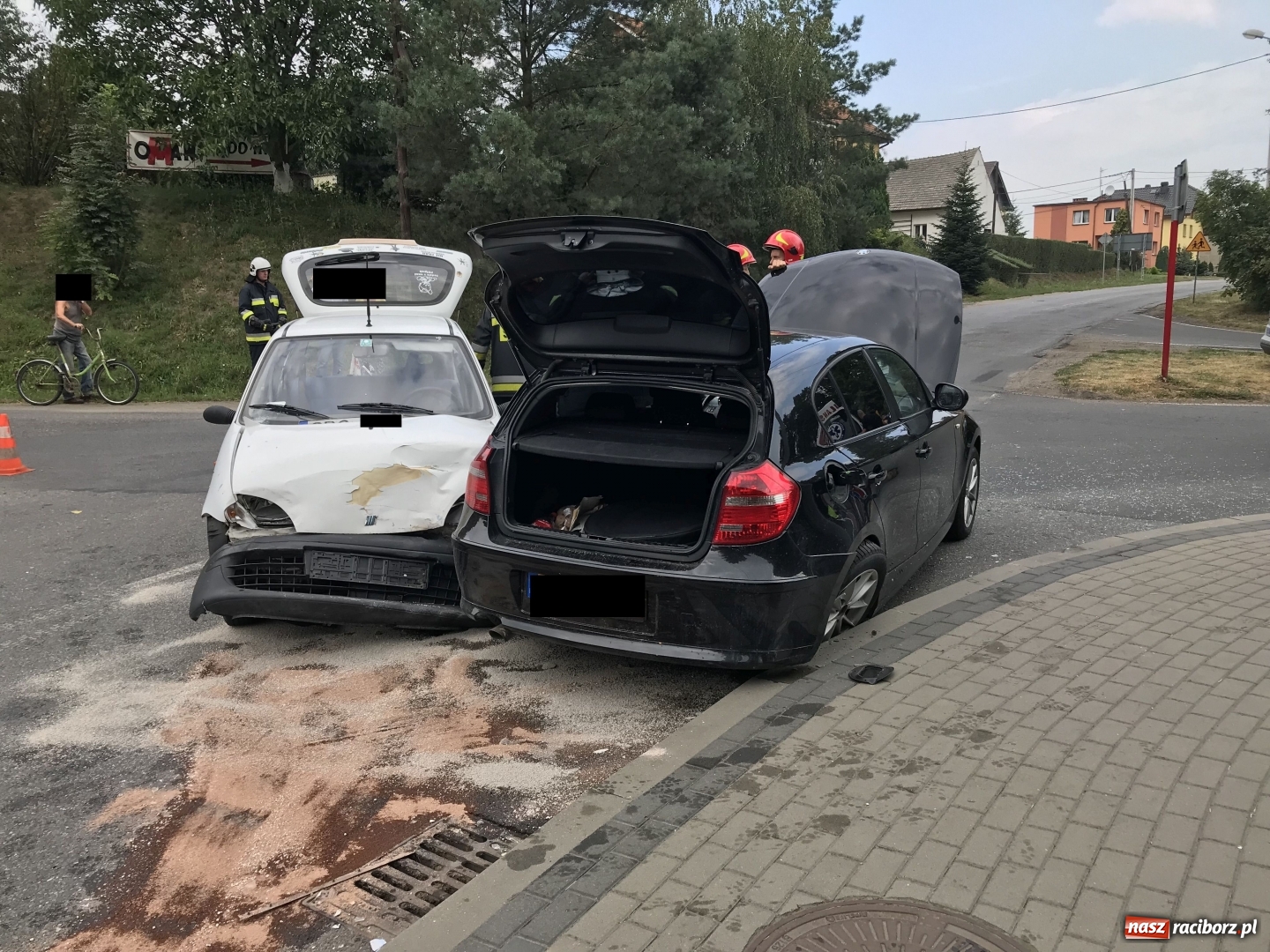 Zdjęcie w galerii na portalu naszraciborz.pl: Kolejne zderzenie w Pawłowie. Ludzie mówią, że będą kolejne!  wiadomości z regionu