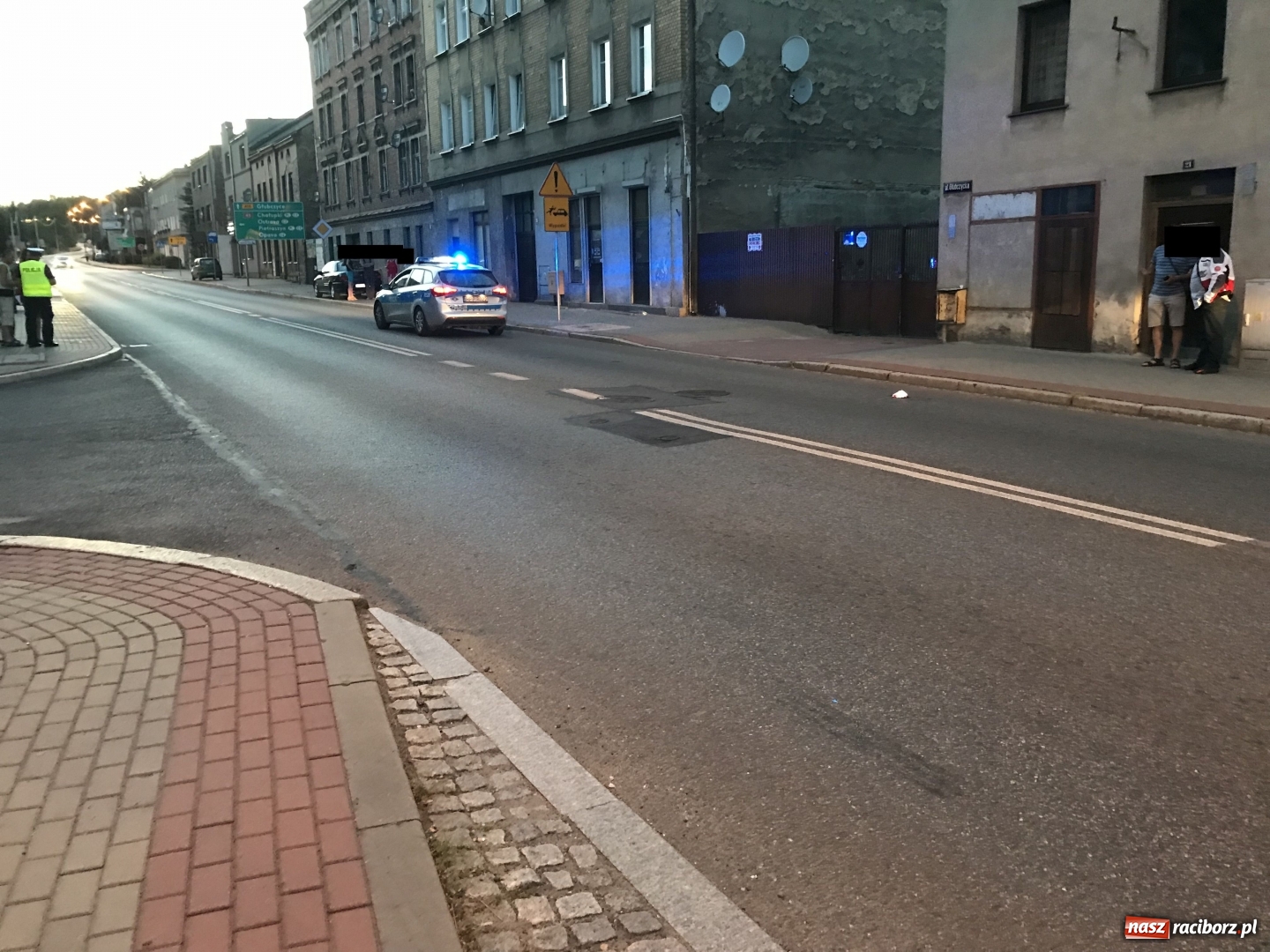 Zdjęcie w galerii na portalu naszraciborz.pl: Pijany w sztok wszedł pod motor na Głubczyckiej  wiadomości z regionu