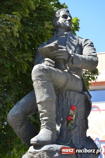 Zdjęcie w galerii na portalu naszraciborz.pl: Ukwiecony Racibórz - letni patrol florystyczny  wiadomości z regionu