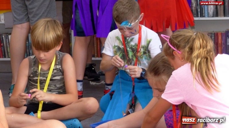 Zdjęcie w galerii na portalu naszraciborz.pl: Afrobajanie w raciborskiej bibliotece wiadomości z regionu