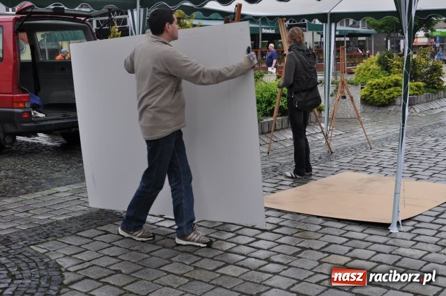 Zdjęcie w galerii na portalu naszraciborz.pl: Happening dla raciborzan wiadomości z regionu