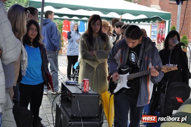 Zdjęcie w galerii na portalu naszraciborz.pl: Happening dla raciborzan wiadomości z regionu
