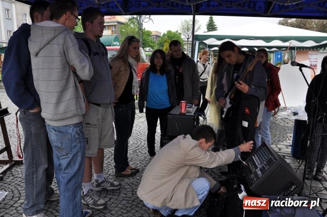Zdjęcie w galerii na portalu naszraciborz.pl: Happening dla raciborzan wiadomości z regionu