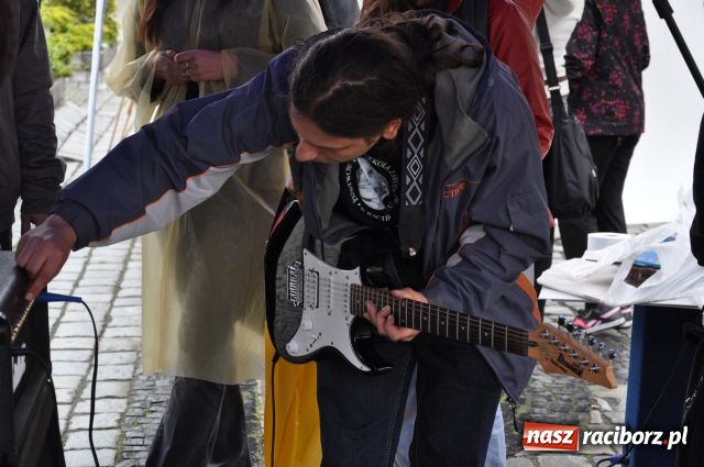 Zdjęcie w galerii na portalu naszraciborz.pl: Happening dla raciborzan wiadomości z regionu