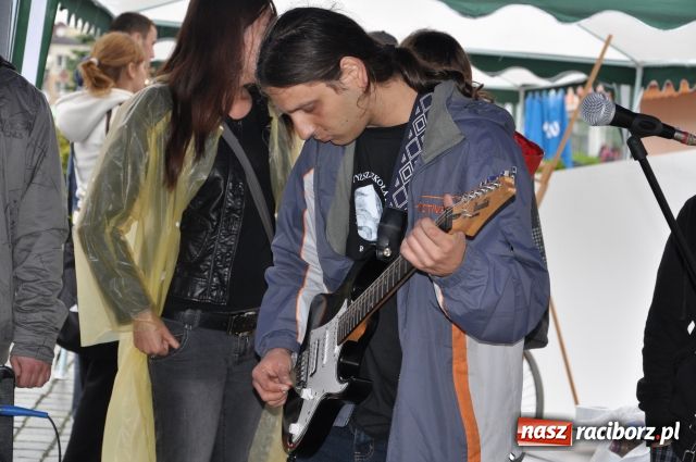 Zdjęcie w galerii na portalu naszraciborz.pl: Happening dla raciborzan wiadomości z regionu