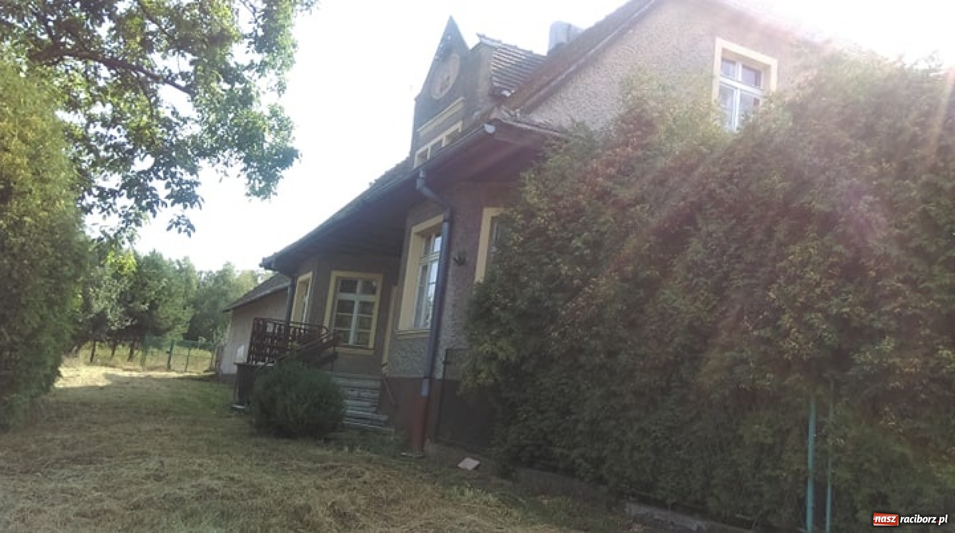 Zdjęcie w galerii na portalu naszraciborz.pl: Gmina sprzedaje architektoniczną perełkę z lat. 30. Nie żąda wiele wiadomości z regionu