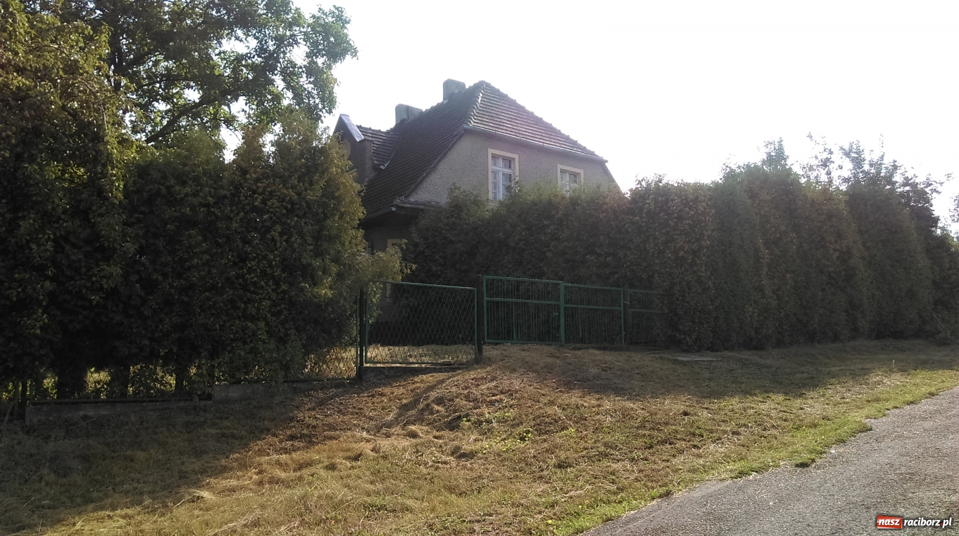 Zdjęcie w galerii na portalu naszraciborz.pl: Gmina sprzedaje architektoniczną perełkę z lat. 30. Nie żąda wiele wiadomości z regionu