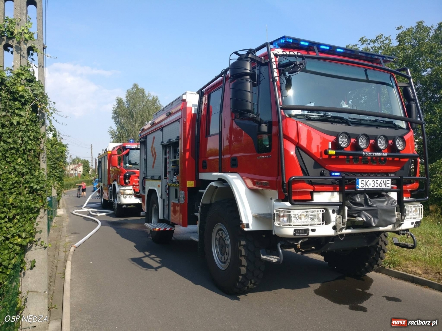 Zdjęcie w galerii na portalu naszraciborz.pl: W Nędzy spłonęły ule z rojami wiadomości z regionu