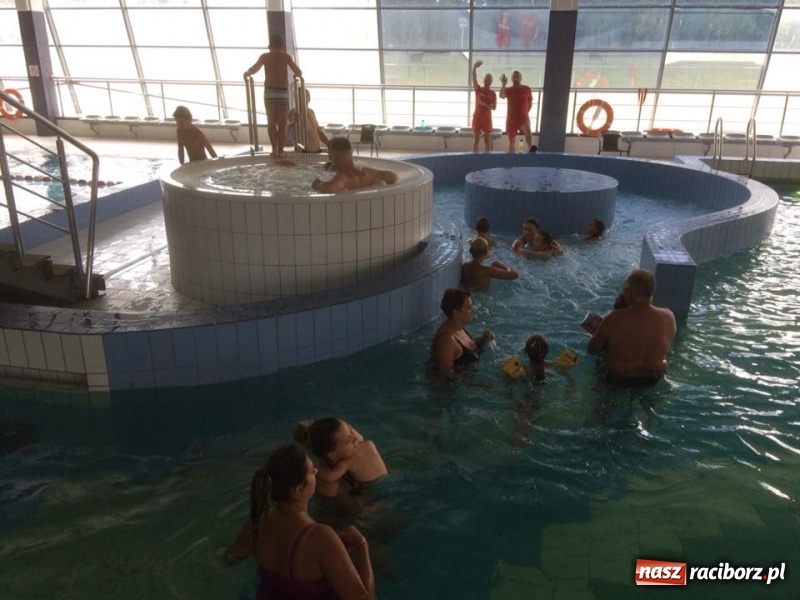 Zdjęcie w galerii na portalu naszraciborz.pl: Wakacyjne zjazdy rurami w H2Ostróg wiadomości z regionu