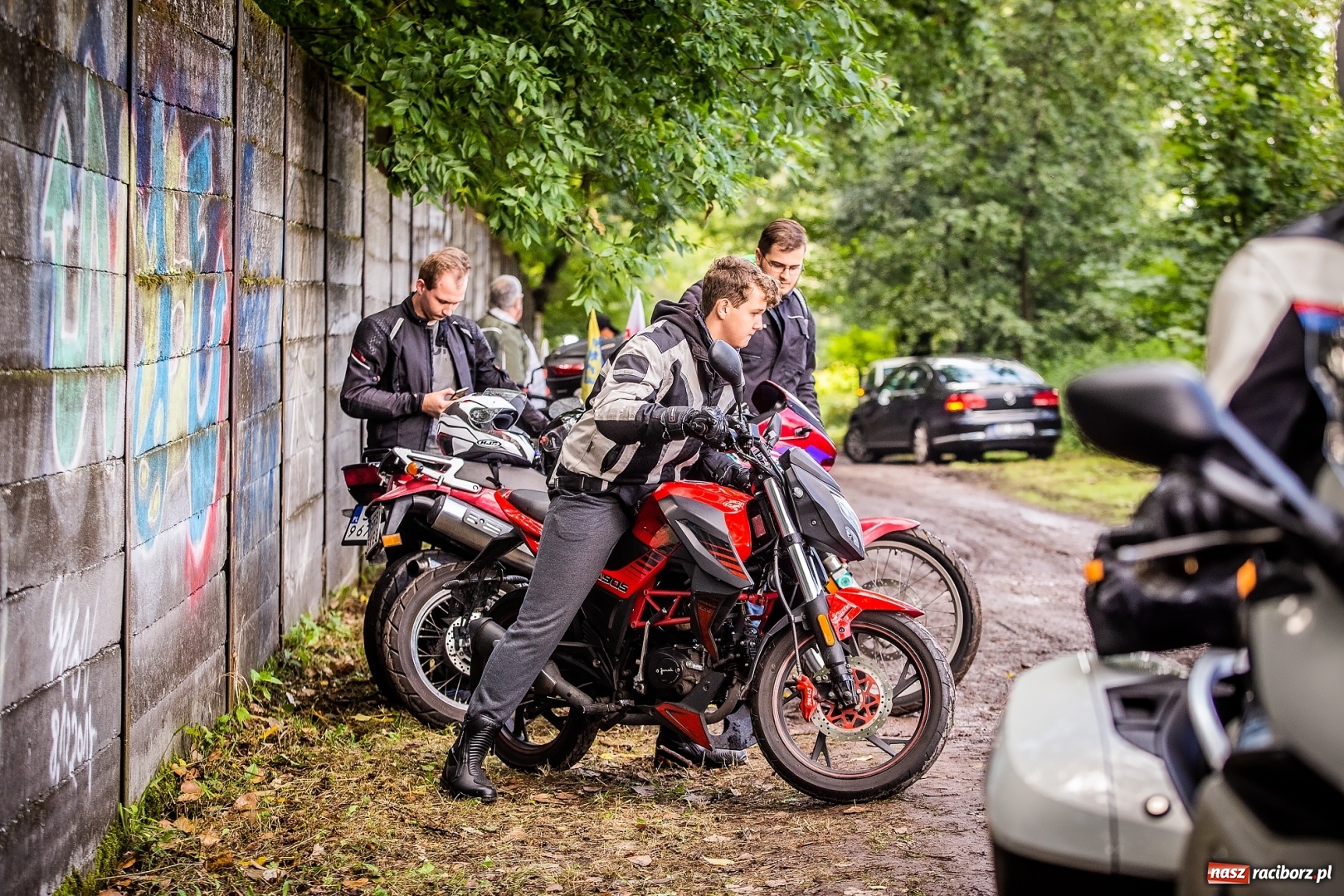 Zdjęcie w galerii na portalu naszraciborz.pl: Parada ulicami miasta w ramach zlotu motocyklowego w Pszowie wiadomości z regionu