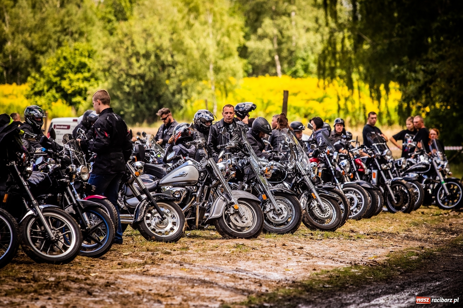 Zdjęcie w galerii na portalu naszraciborz.pl: Parada ulicami miasta w ramach zlotu motocyklowego w Pszowie wiadomości z regionu