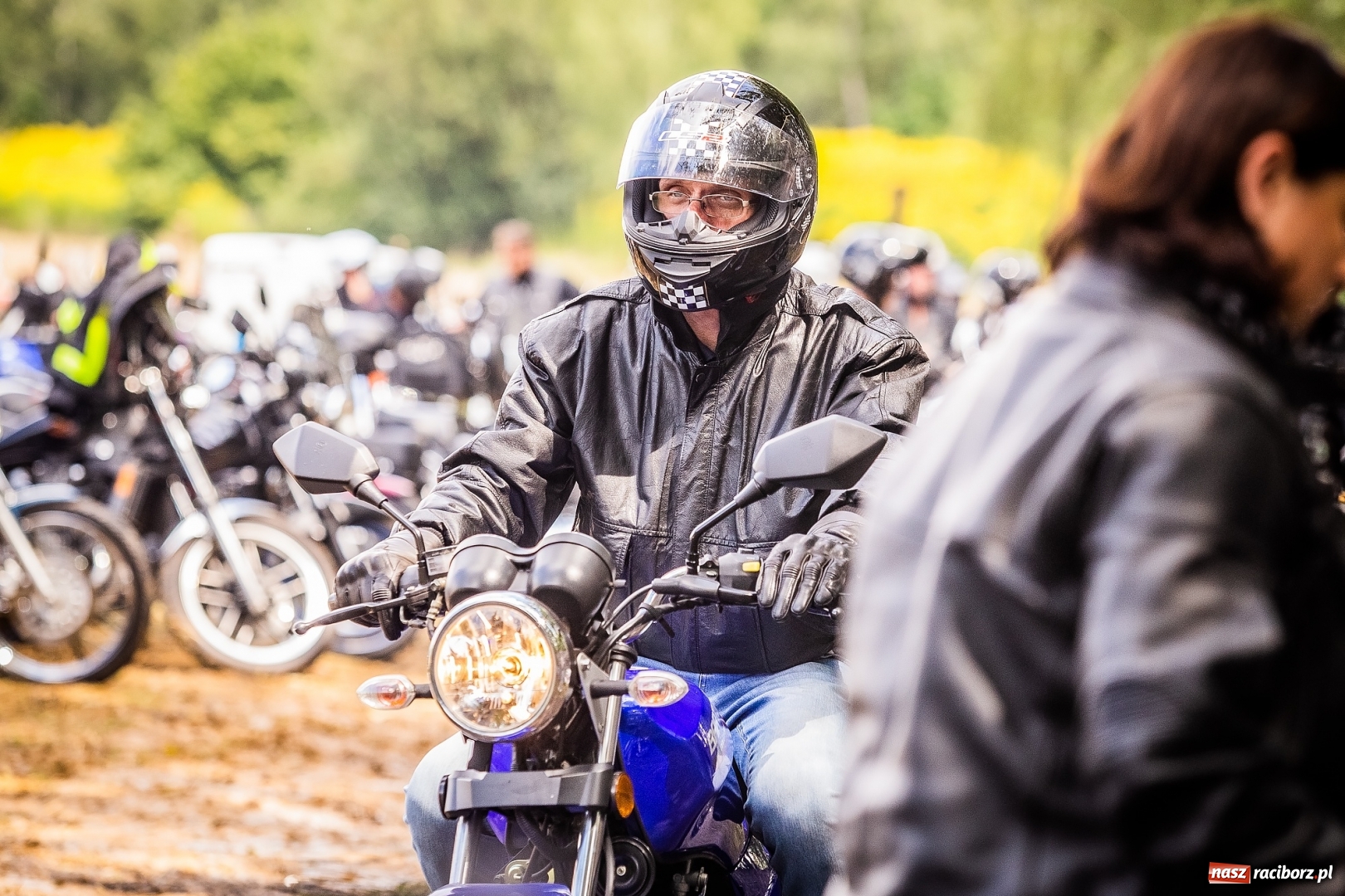 Zdjęcie w galerii na portalu naszraciborz.pl: Parada ulicami miasta w ramach zlotu motocyklowego w Pszowie wiadomości z regionu