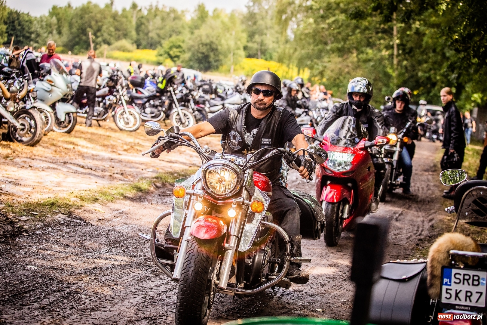 Zdjęcie w galerii na portalu naszraciborz.pl: Parada ulicami miasta w ramach zlotu motocyklowego w Pszowie wiadomości z regionu