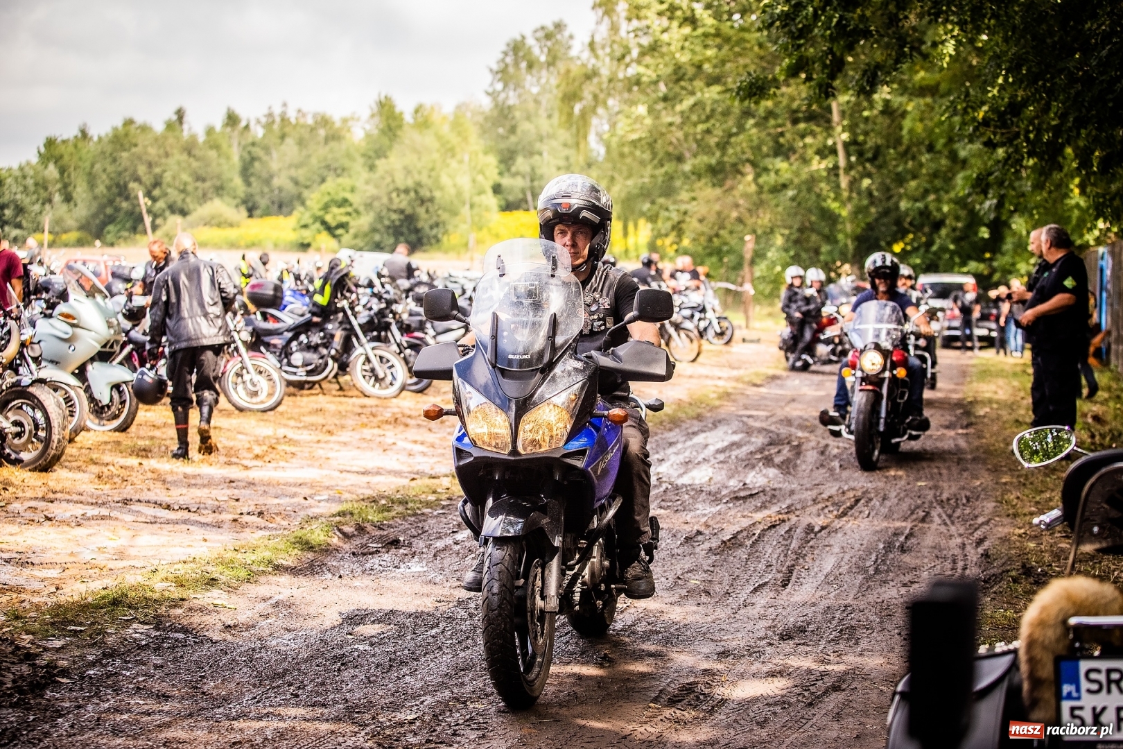 Zdjęcie w galerii na portalu naszraciborz.pl: Parada ulicami miasta w ramach zlotu motocyklowego w Pszowie wiadomości z regionu