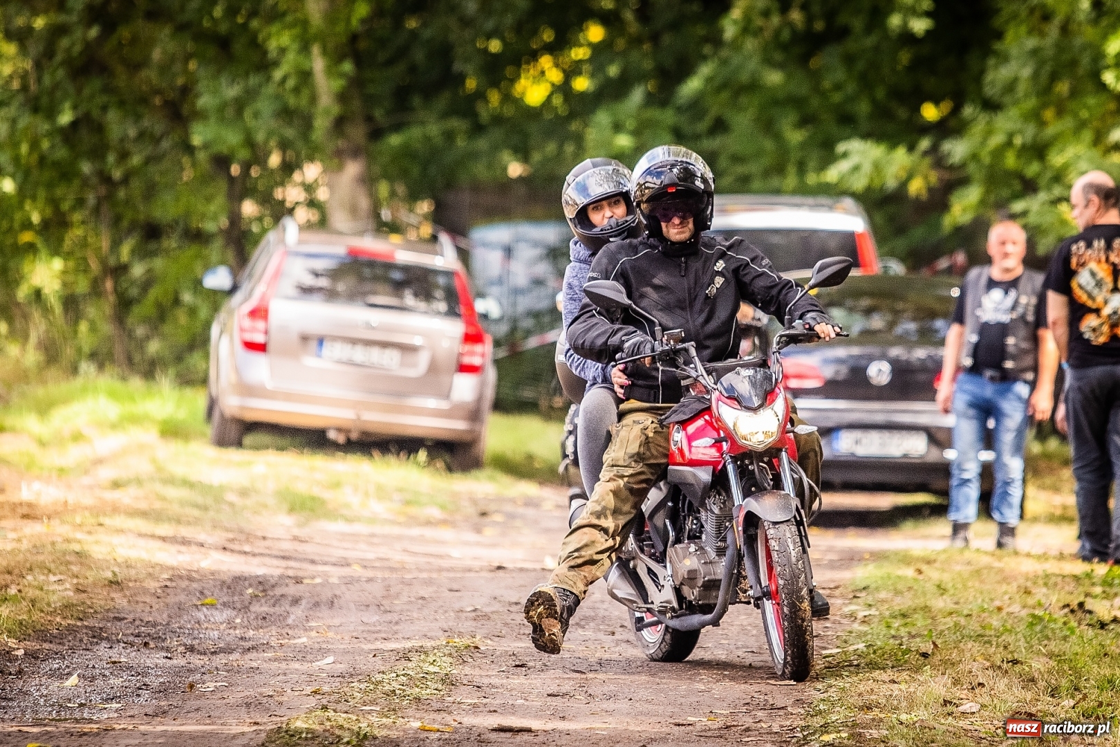 Zdjęcie w galerii na portalu naszraciborz.pl: Parada ulicami miasta w ramach zlotu motocyklowego w Pszowie wiadomości z regionu