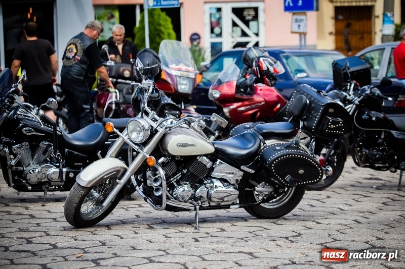 Zdjęcie w galerii na portalu naszraciborz.pl: Parada ulicami miasta w ramach zlotu motocyklowego w Pszowie wiadomości z regionu