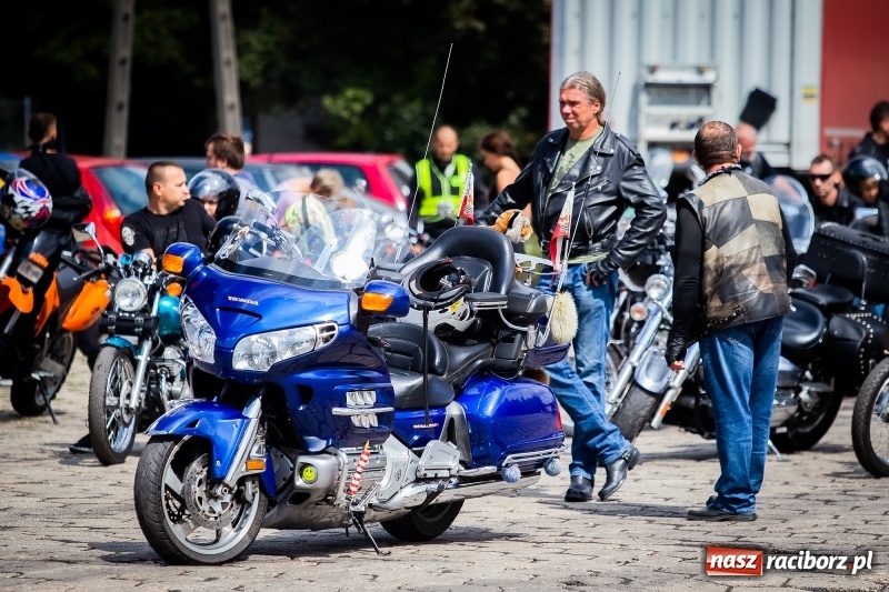 Zdjęcie w galerii na portalu naszraciborz.pl: Parada ulicami miasta w ramach zlotu motocyklowego w Pszowie wiadomości z regionu