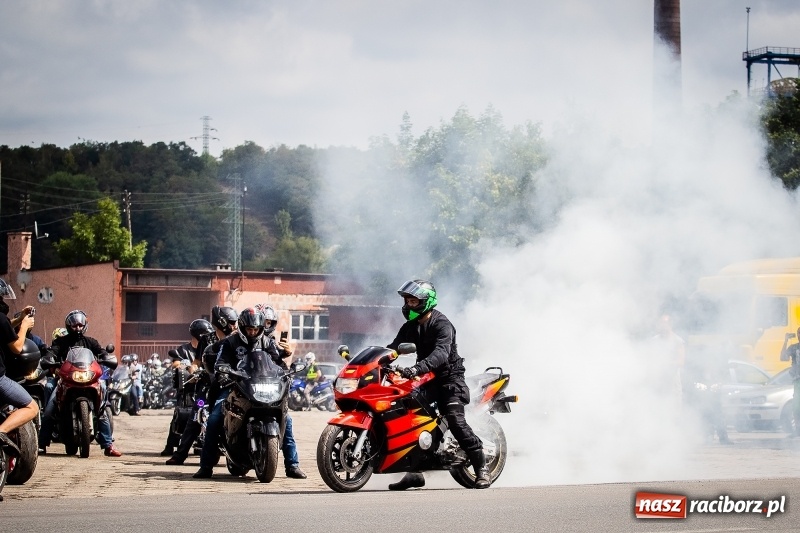 Zdjęcie w galerii na portalu naszraciborz.pl: Parada ulicami miasta w ramach zlotu motocyklowego w Pszowie wiadomości z regionu