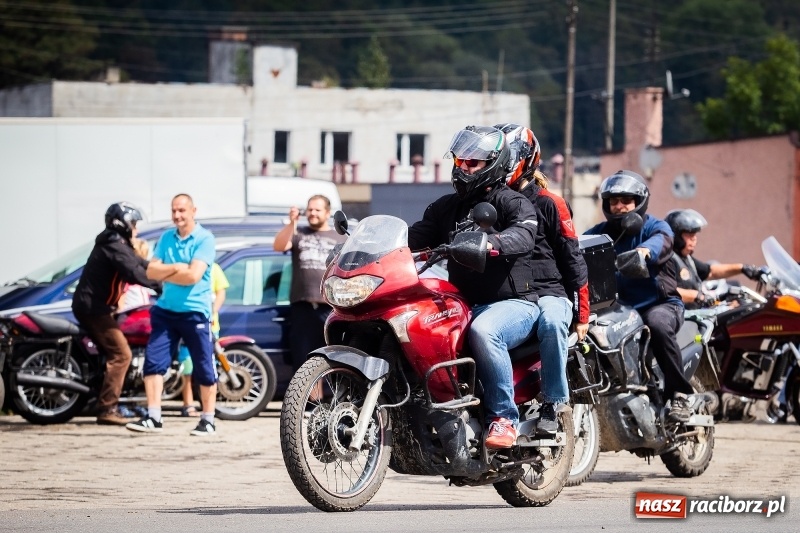 Zdjęcie w galerii na portalu naszraciborz.pl: Parada ulicami miasta w ramach zlotu motocyklowego w Pszowie wiadomości z regionu