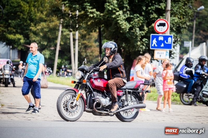 Zdjęcie w galerii na portalu naszraciborz.pl: Parada ulicami miasta w ramach zlotu motocyklowego w Pszowie wiadomości z regionu