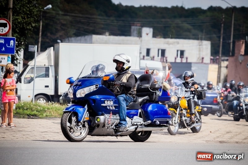 Zdjęcie w galerii na portalu naszraciborz.pl: Parada ulicami miasta w ramach zlotu motocyklowego w Pszowie wiadomości z regionu