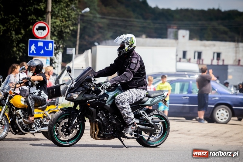 Zdjęcie w galerii na portalu naszraciborz.pl: Parada ulicami miasta w ramach zlotu motocyklowego w Pszowie wiadomości z regionu