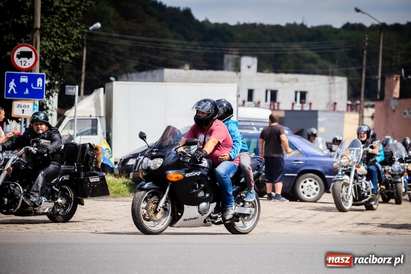 Zdjęcie w galerii na portalu naszraciborz.pl: Parada ulicami miasta w ramach zlotu motocyklowego w Pszowie wiadomości z regionu