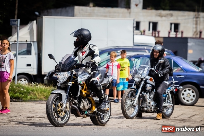 Zdjęcie w galerii na portalu naszraciborz.pl: Parada ulicami miasta w ramach zlotu motocyklowego w Pszowie wiadomości z regionu