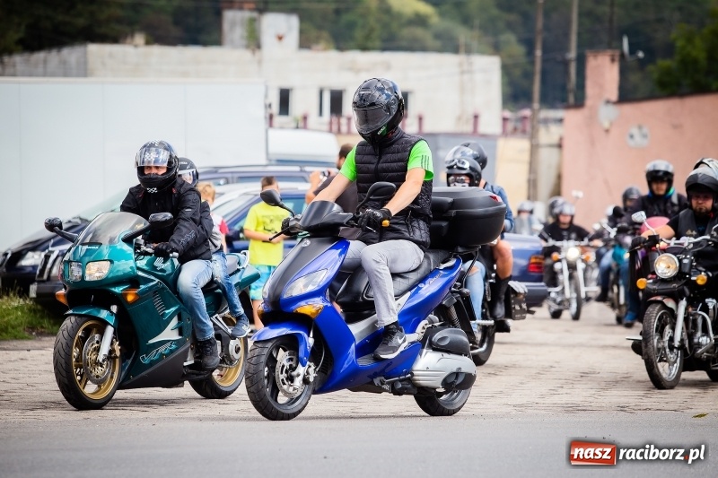 Zdjęcie w galerii na portalu naszraciborz.pl: Parada ulicami miasta w ramach zlotu motocyklowego w Pszowie wiadomości z regionu