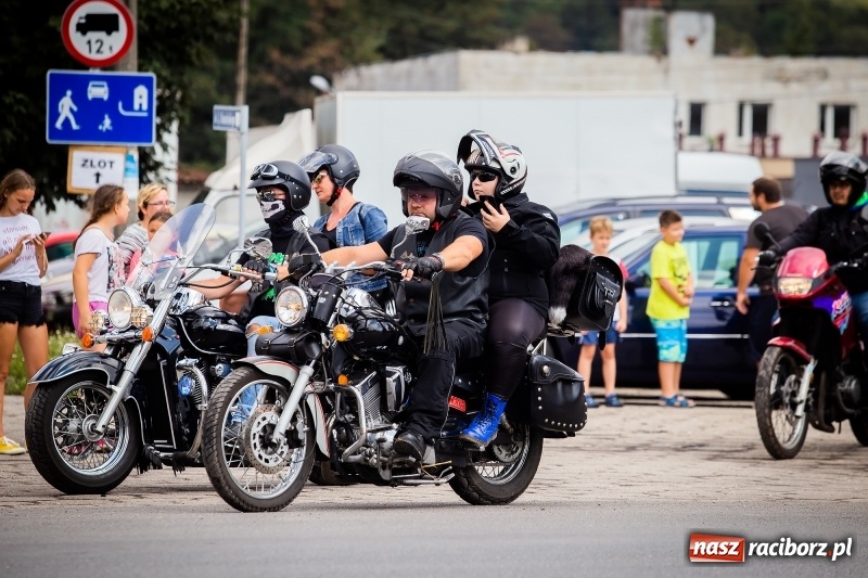 Zdjęcie w galerii na portalu naszraciborz.pl: Parada ulicami miasta w ramach zlotu motocyklowego w Pszowie wiadomości z regionu
