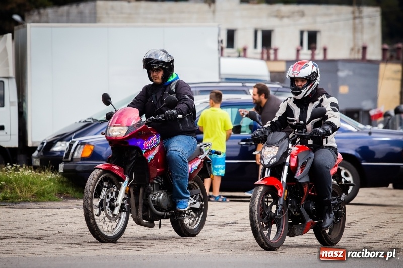 Zdjęcie w galerii na portalu naszraciborz.pl: Parada ulicami miasta w ramach zlotu motocyklowego w Pszowie wiadomości z regionu