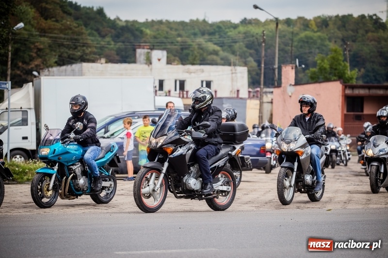 Zdjęcie w galerii na portalu naszraciborz.pl: Parada ulicami miasta w ramach zlotu motocyklowego w Pszowie wiadomości z regionu