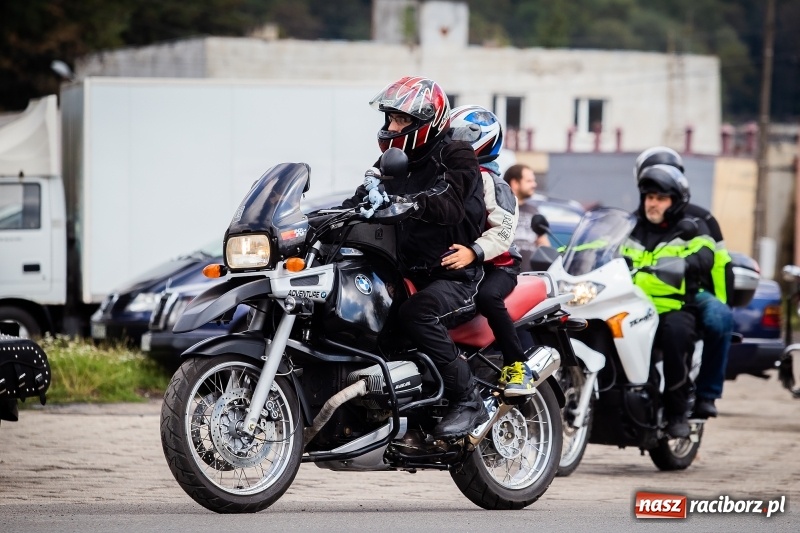 Zdjęcie w galerii na portalu naszraciborz.pl: Parada ulicami miasta w ramach zlotu motocyklowego w Pszowie wiadomości z regionu