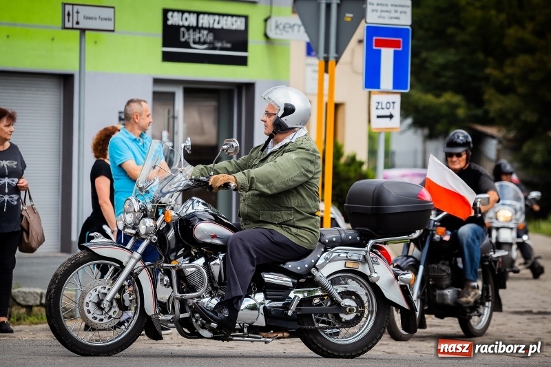 Zdjęcie w galerii na portalu naszraciborz.pl: Parada ulicami miasta w ramach zlotu motocyklowego w Pszowie wiadomości z regionu