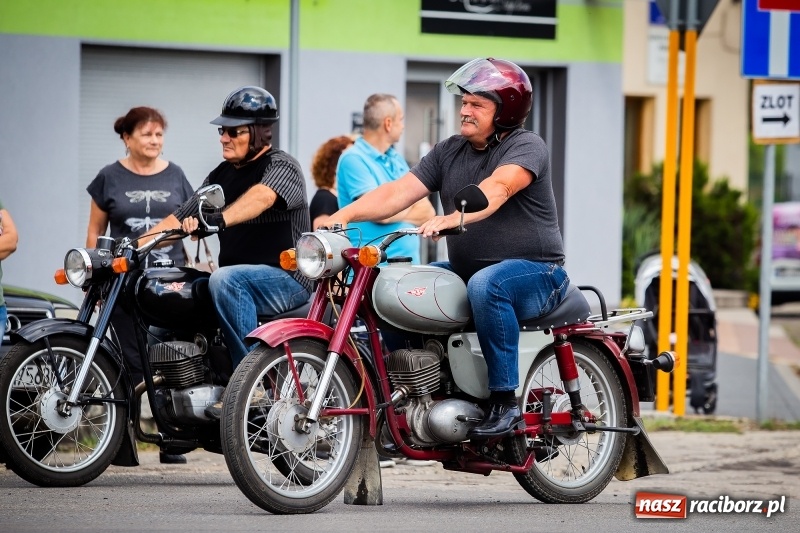 Zdjęcie w galerii na portalu naszraciborz.pl: Parada ulicami miasta w ramach zlotu motocyklowego w Pszowie wiadomości z regionu