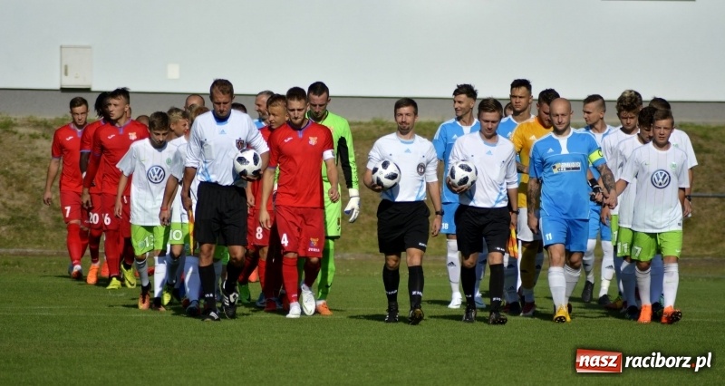 Zdjęcie w galerii na portalu naszraciborz.pl: Ruszył piłkarski sezon 2018/2019. Patryk Dudziński katem Krzyżanowic wiadomości z regionu