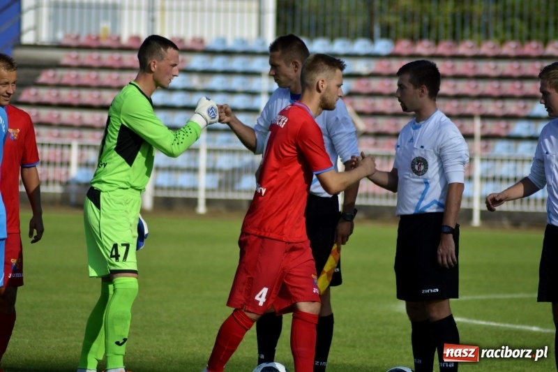 Zdjęcie w galerii na portalu naszraciborz.pl: Ruszył piłkarski sezon 2018/2019. Patryk Dudziński katem Krzyżanowic wiadomości z regionu