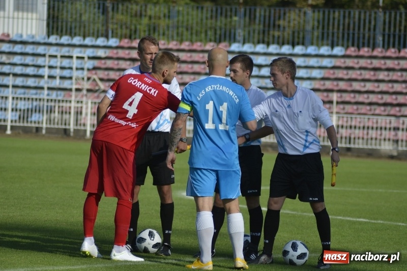 Zdjęcie w galerii na portalu naszraciborz.pl: Ruszył piłkarski sezon 2018/2019. Patryk Dudziński katem Krzyżanowic wiadomości z regionu