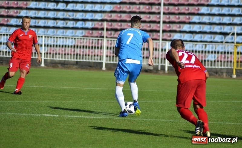 Zdjęcie w galerii na portalu naszraciborz.pl: Ruszył piłkarski sezon 2018/2019. Patryk Dudziński katem Krzyżanowic wiadomości z regionu