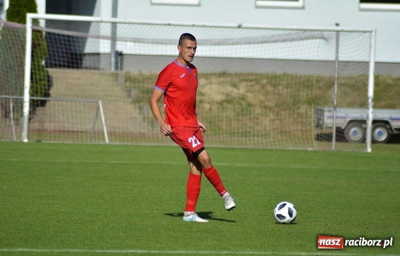 Zdjęcie w galerii na portalu naszraciborz.pl: Ruszył piłkarski sezon 2018/2019. Patryk Dudziński katem Krzyżanowic wiadomości z regionu